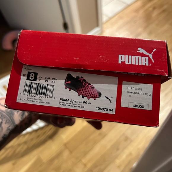 Soccer cleats, shoes - Picture 3 of 3